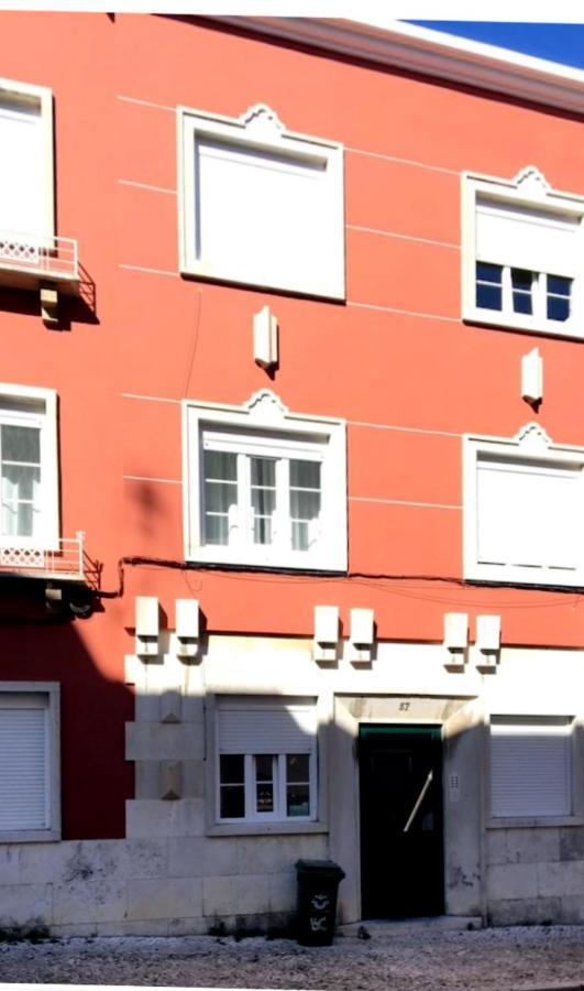 Sunny Apartment In A Typical Lisbon Neighborhood ภายนอก รูปภาพ